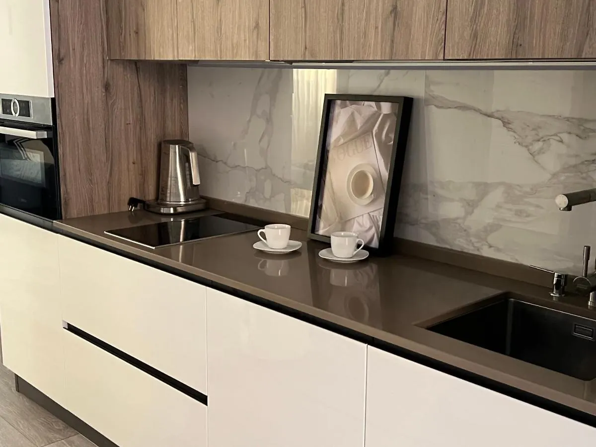 Paganini Suites And Apartments Сирмионе