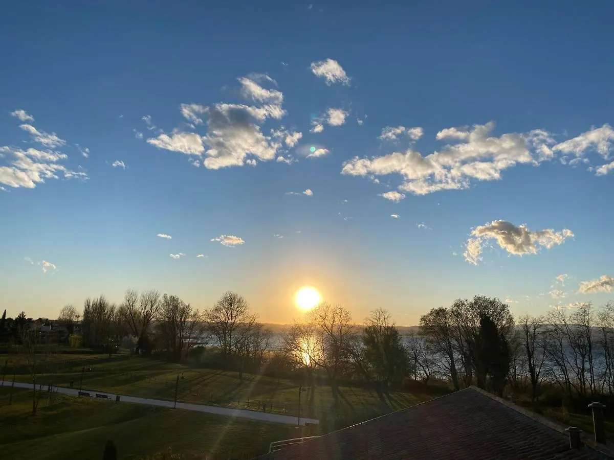 Paganini Suites And Apartments Сирмионе