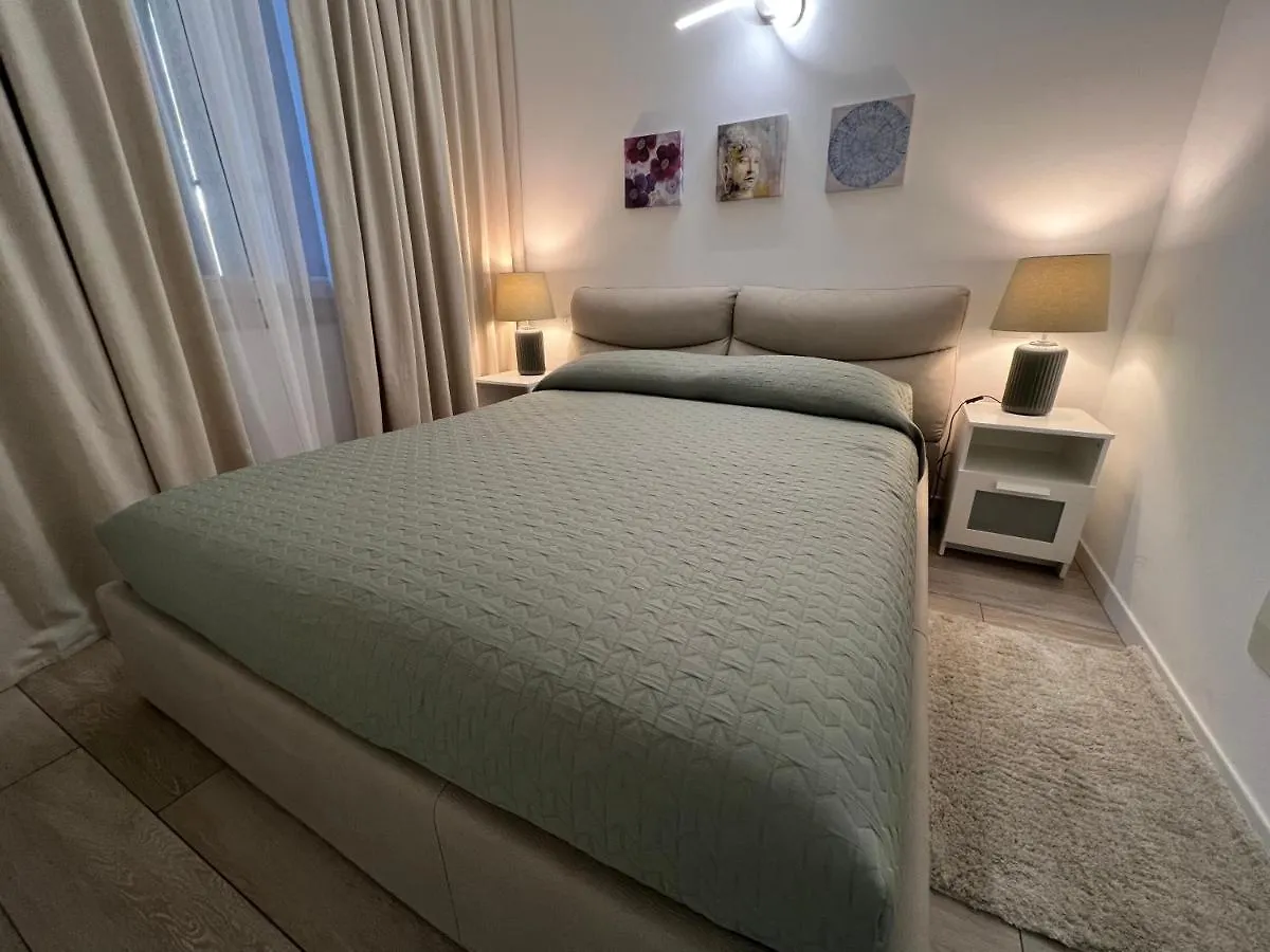 Paganini Suites And Apartments Сирмионе Италия