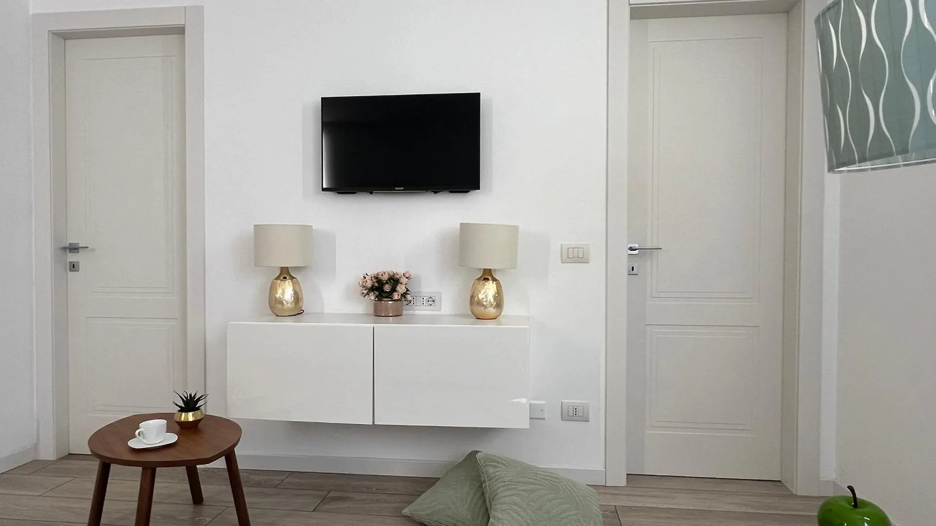 Paganini Suites And Apartments Сирмионе