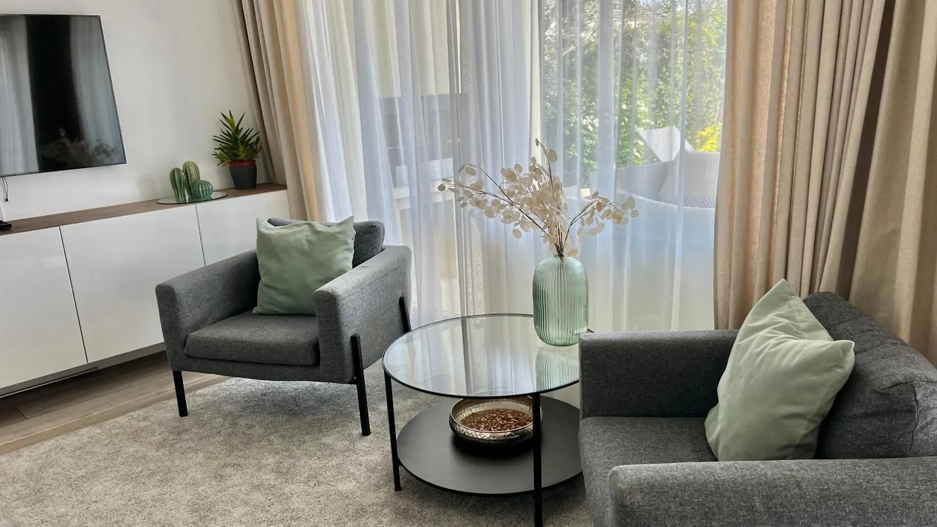 Paganini Suites And Apartments Сирмионе