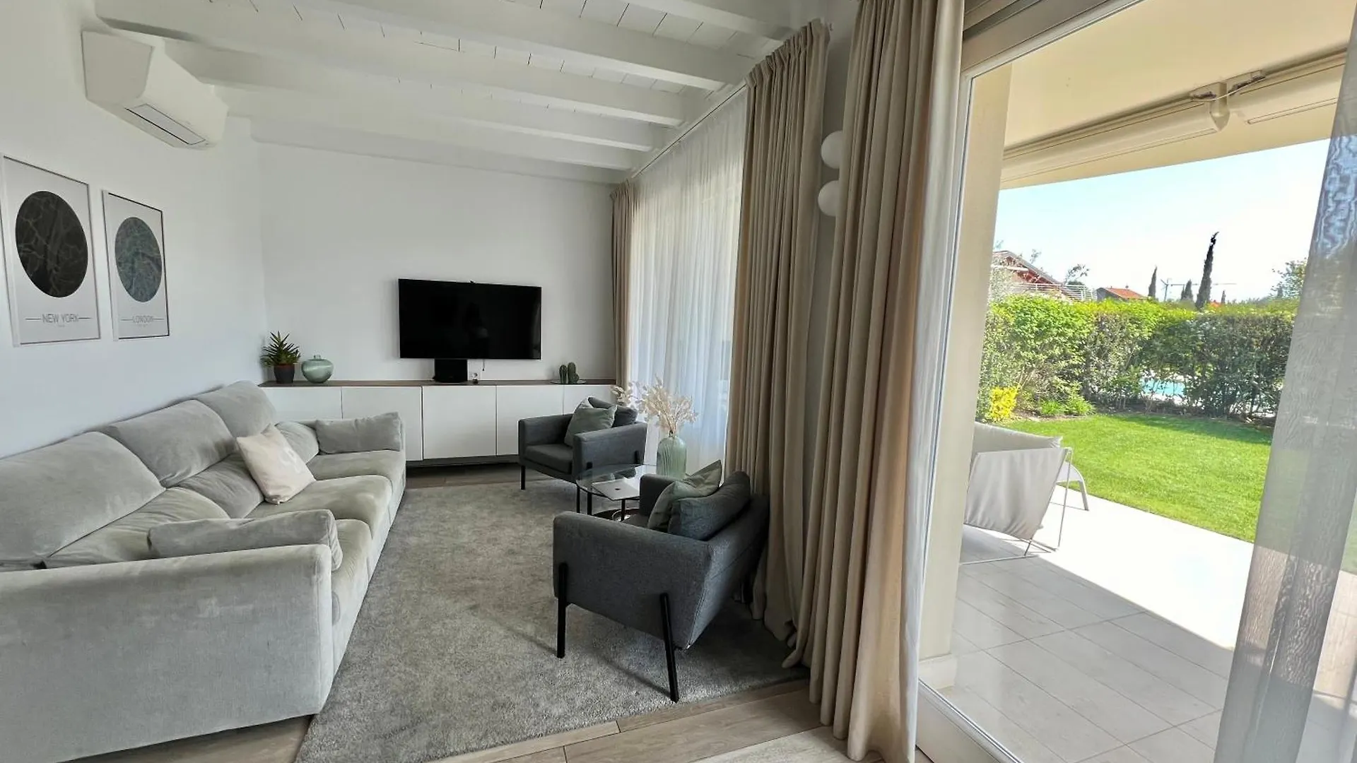 Paganini Suites And Apartments Сирмионе 0*,  Италия