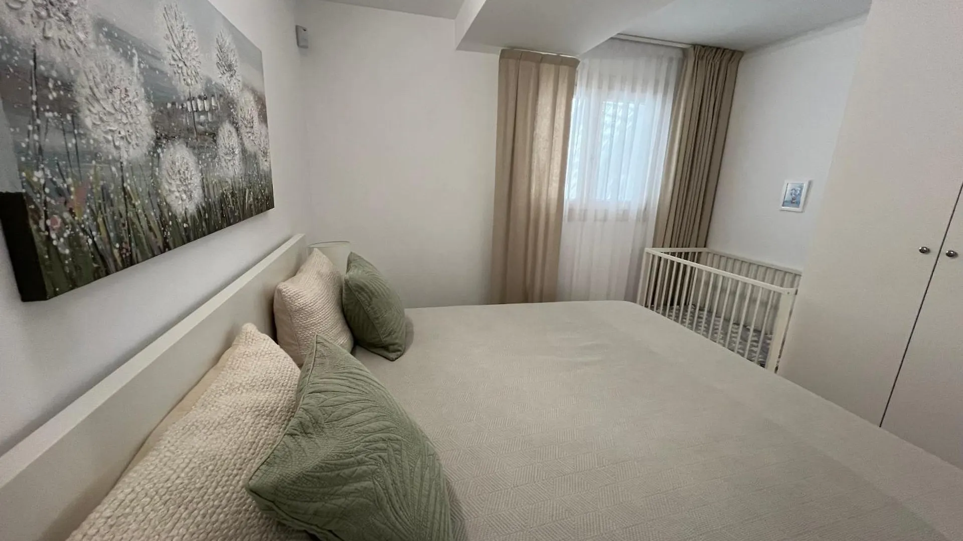 Paganini Suites And Apartments Сирмионе