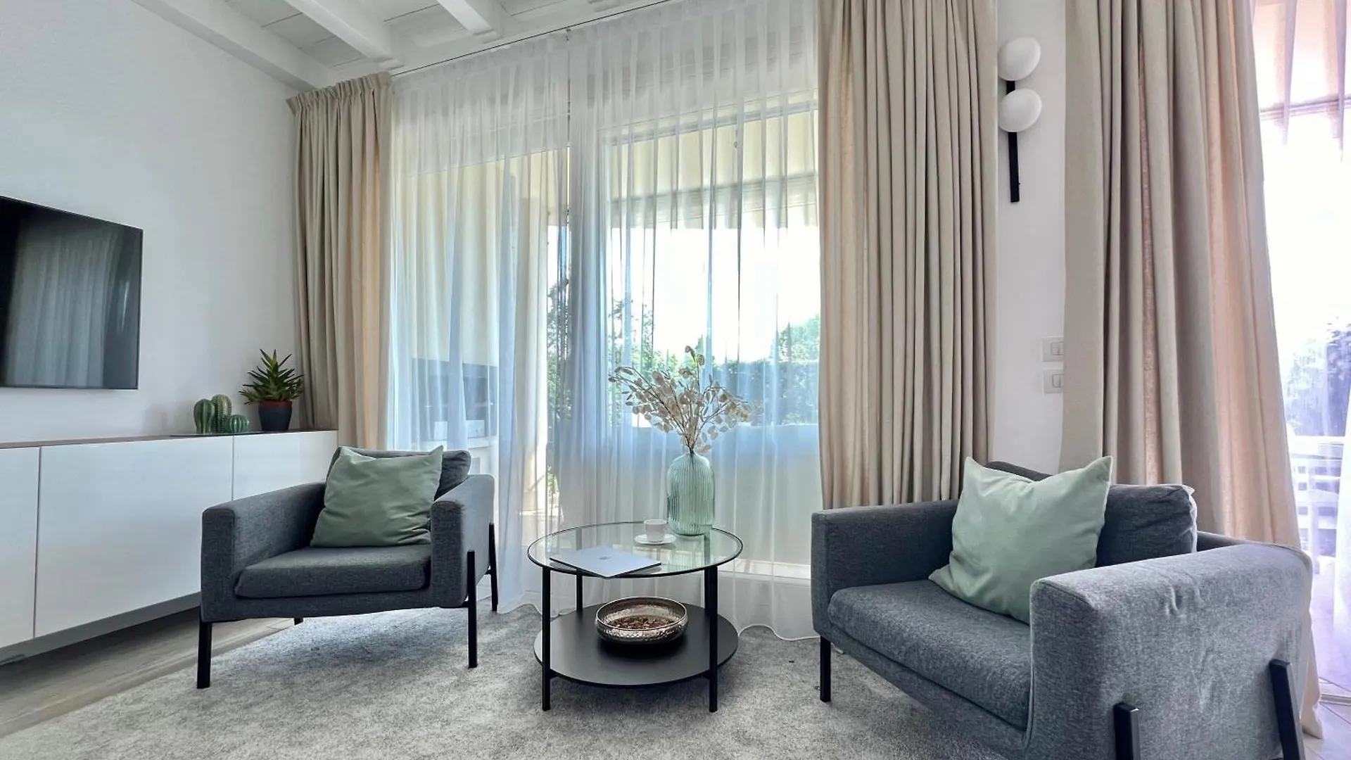 סירמיונה Paganini Suites And Apartments